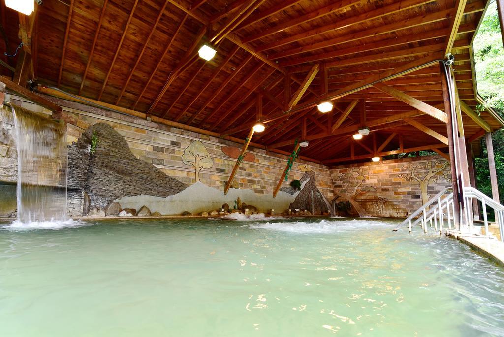 Jenq Yang Hotspring Hotel Renai Bagian luar foto